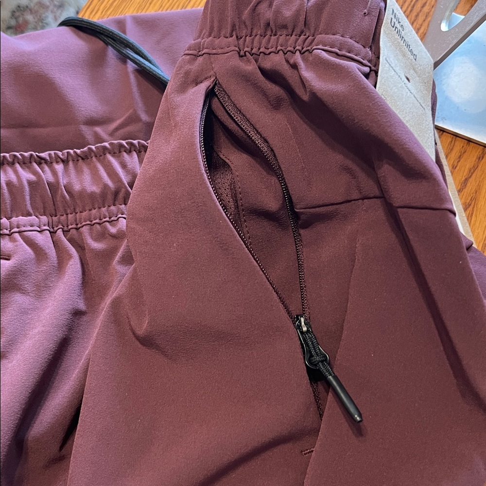 Nike Elastic Waist Casual Pants